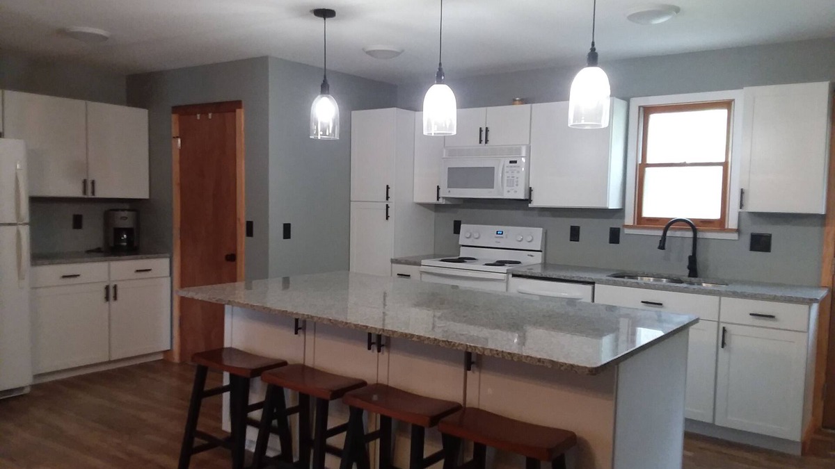 Hope Cottage | 4/2 House on Old Wixom Lake, Sleeps up to 11.