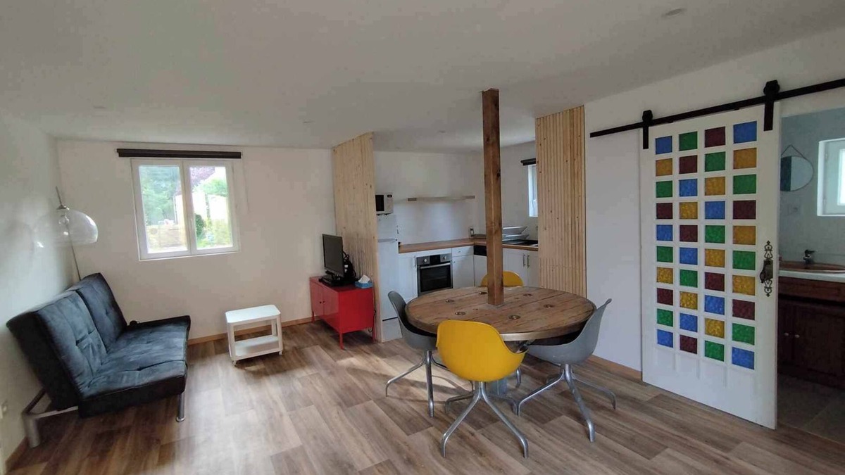 La Chapelle du Lou du Lac Ski Chalet | 4-6 person cottage on large enclosed grounds (pets welcome!)
