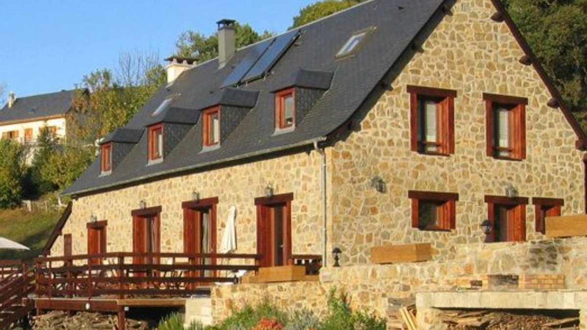 Beaucens Apartment | 4-6 person gîte with exceptional view of the Pyrenean peaks