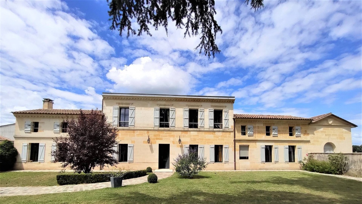 Saint-Sulpice-de-Faleyrens House | 4* accommodation: Logis du Cardinal near Saint-Emilion