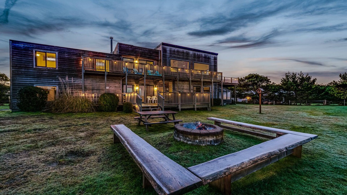 Warrenton House | 4-Acre Beach Farmhouse, hot tub, firepit, game room, 3 min walk to beach, slp 14