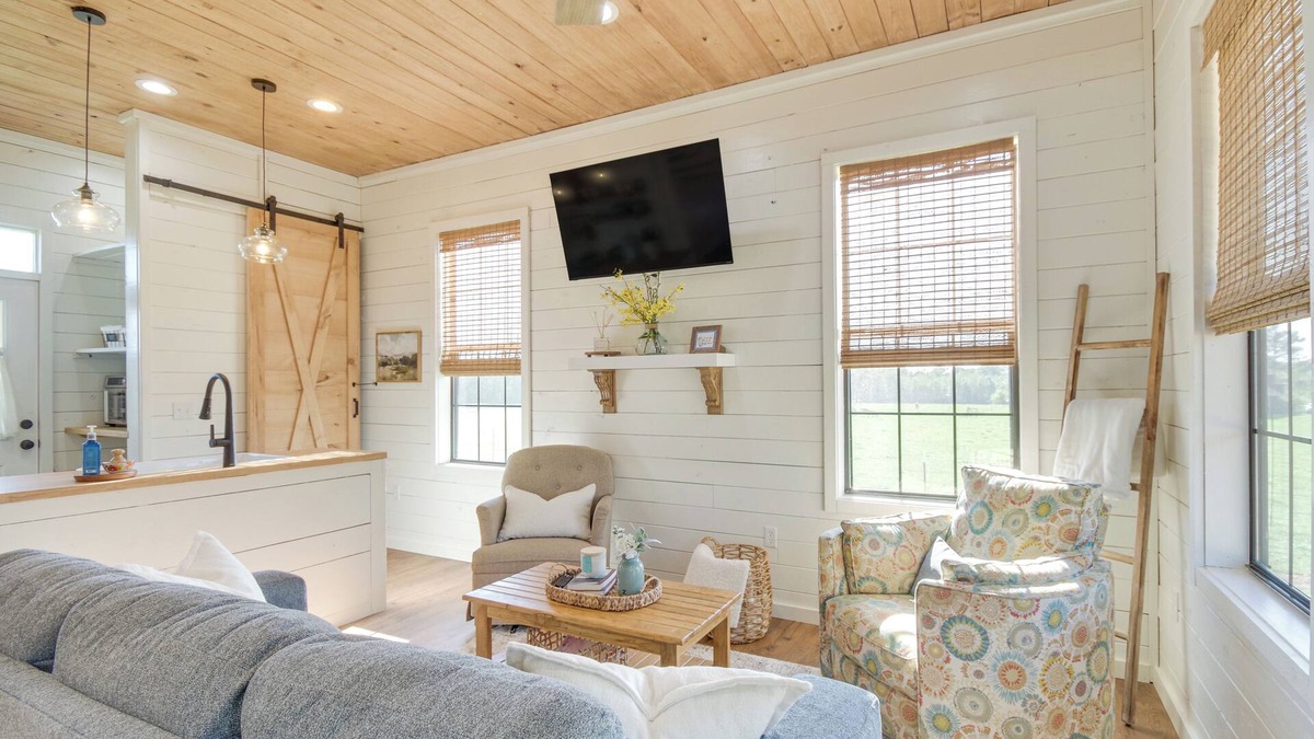 Ludlow House | 4-Acre Plot: Farmhouse-Chic Retreat in Forest!
