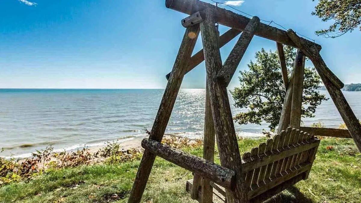Lexington House | 4 Acres, 4 Bedrooms and 110+ Feet of Beach on Lake Huron!