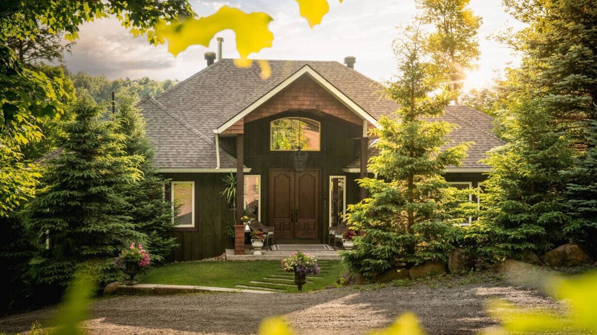 McKellar Cottage | 4-acres of Family-focused fun for everyone!