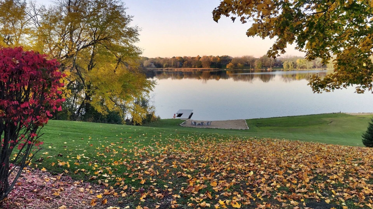 Ingleside House | 4 Acres of private lakefront - Fox Chain Of Lakes - 1 hour from Chicago