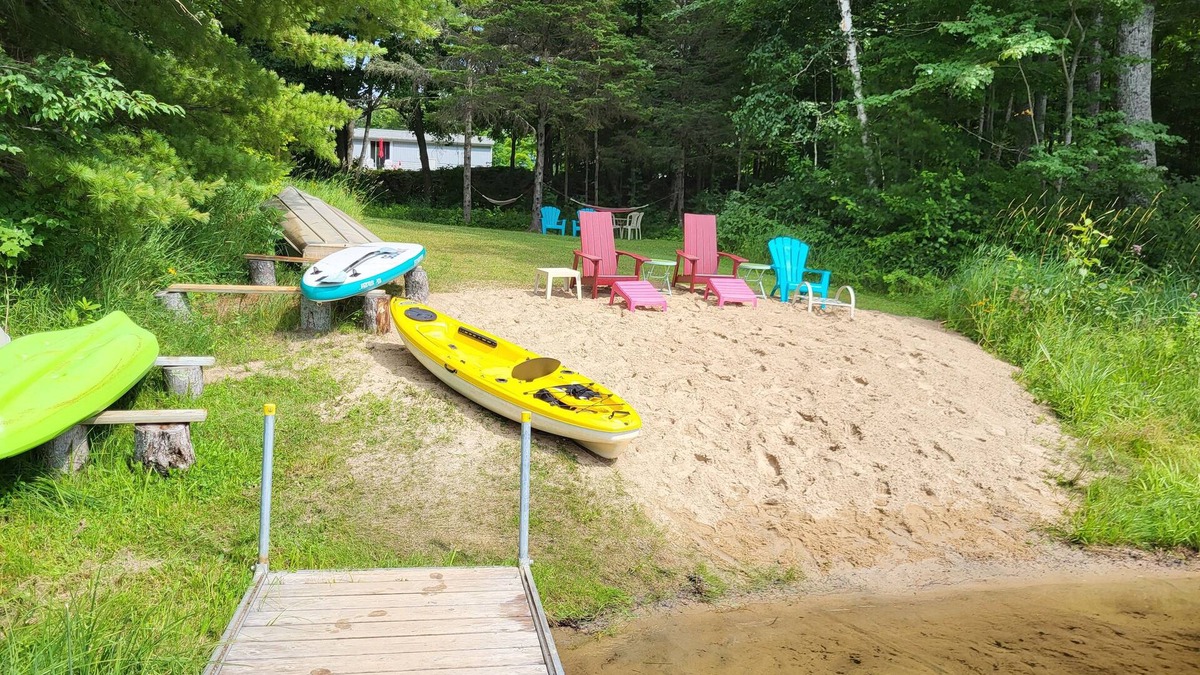 Central Frontenac Cottage | 4 Acres on the Lake, Sharbot Lake