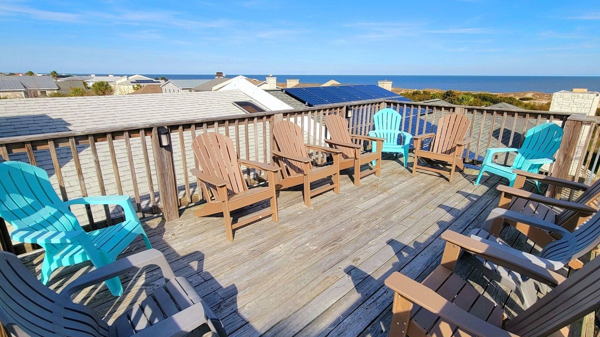 Savannah Beach House | 4-B 12th Street | Rooftop Deck, Steps to the Beach