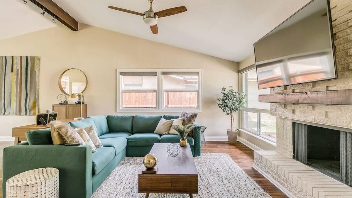 Northwest Dallas House | 4-BD/3-BA Chic Timeless Elegance - 15 Mins to DT