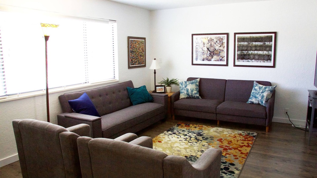Hillcrest House | 4 bd 4ba house near University Mall