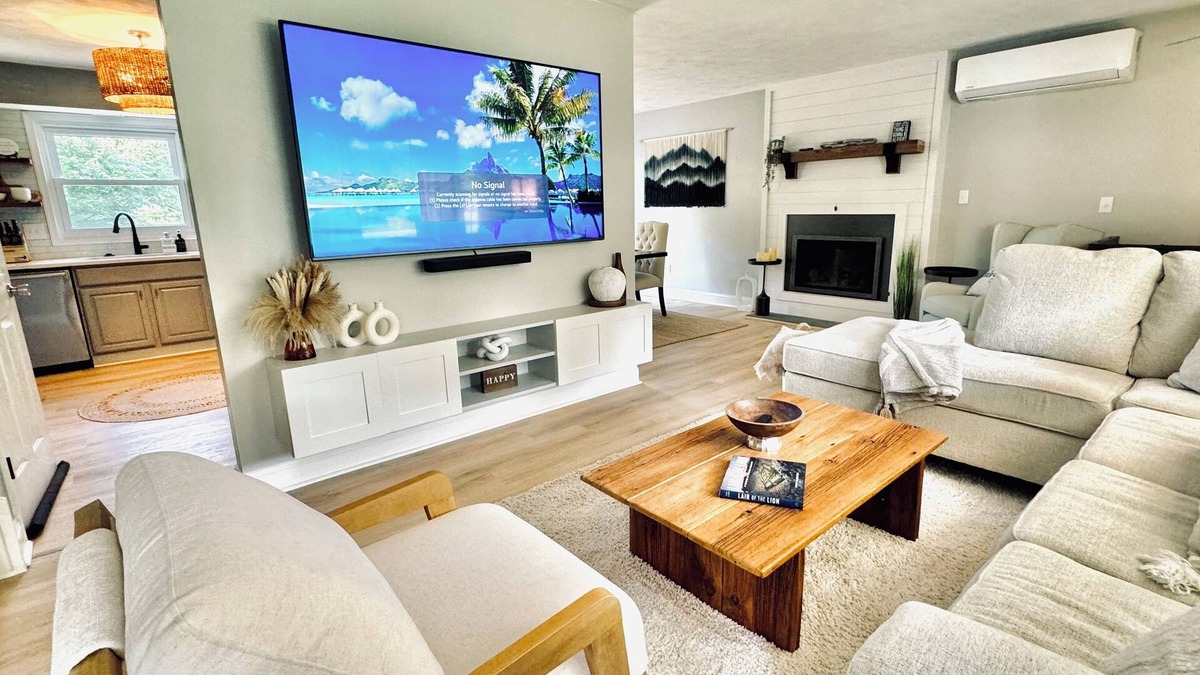 Boalsburg House | 4-bdr house Boalsburg with AC, WiFi, Sauna and Bar 10 min from Beaver Stadium!