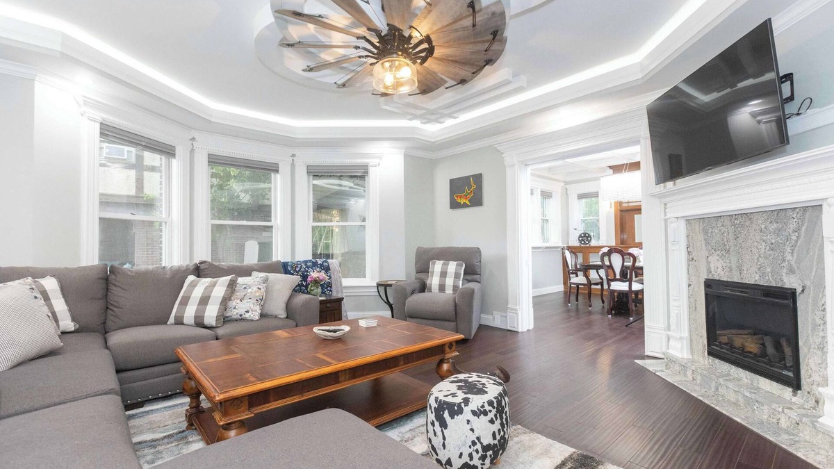 Lake Geneva House | 4 BDR Lake Geneva Estate Across from Beach!