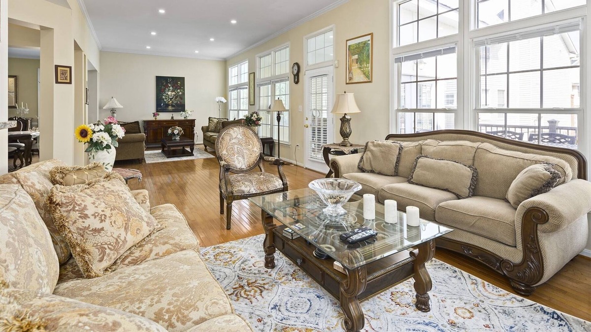 Potomac Falls House | 4 Bdr. Suburban Home | Near D.C, Perfect for Families