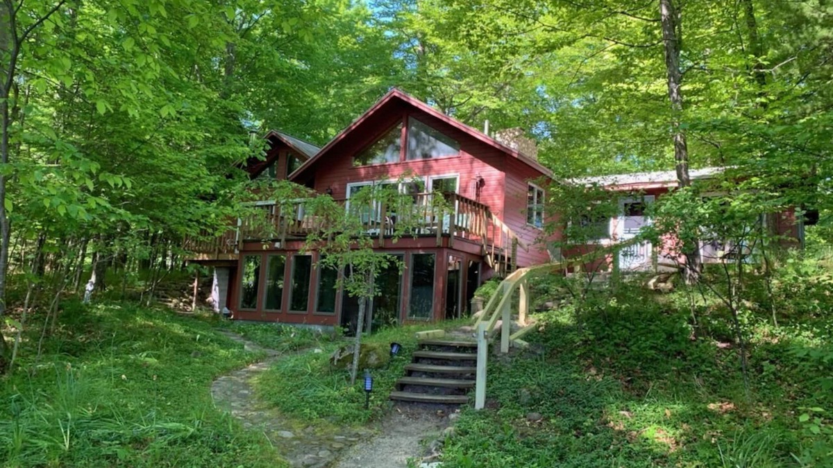 Traverse City House | 4 Bdrm Beach Front Home on Traverse Bay! Summer 2025 Openings!