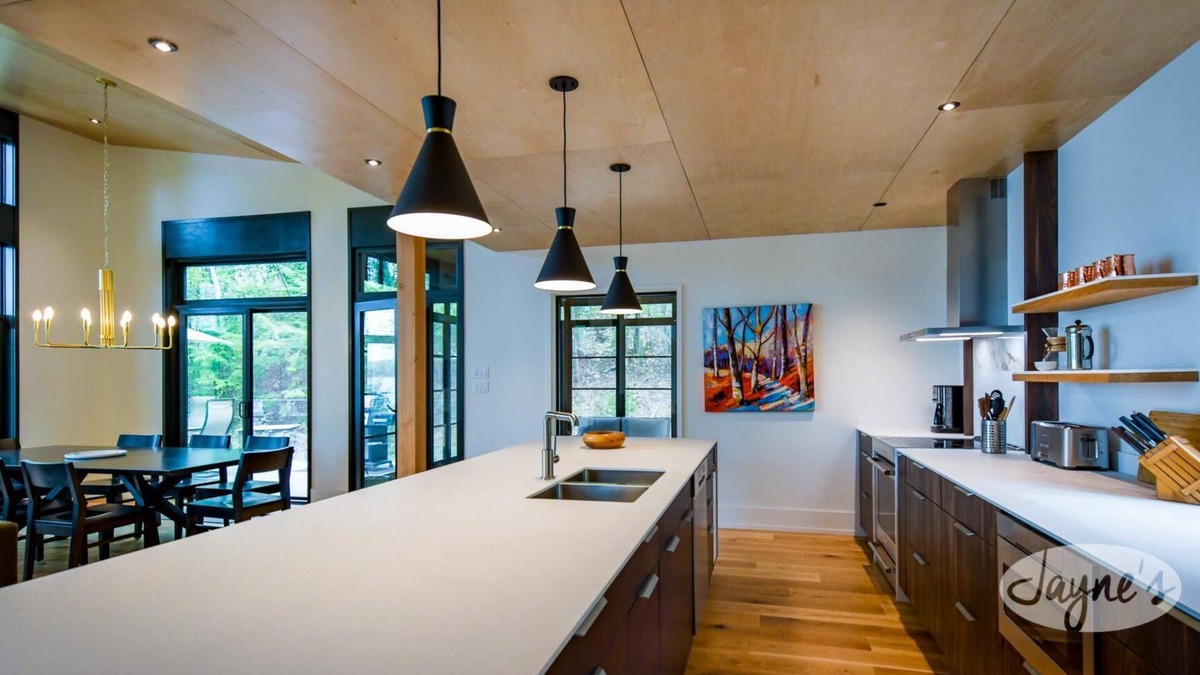 Algonquin Highlands Cottage | 4 bedroom, 2 bath, New Build! Modern! Kawagama Lake!