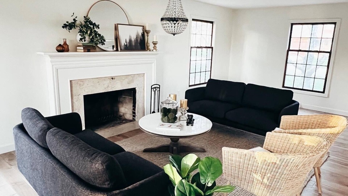 Menasha House | 4 bed 2 1/2 bath home - easy hwy access