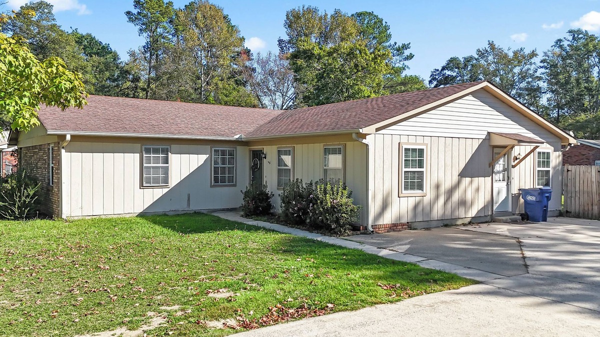 Albertville House | 4 bed/2 bath across from Sand Mountain Park