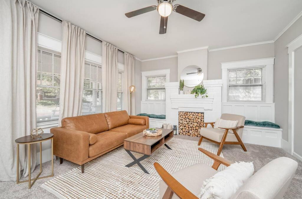Wichita House | 4 Bed 2 Bath Home by College Hill and Hospitals