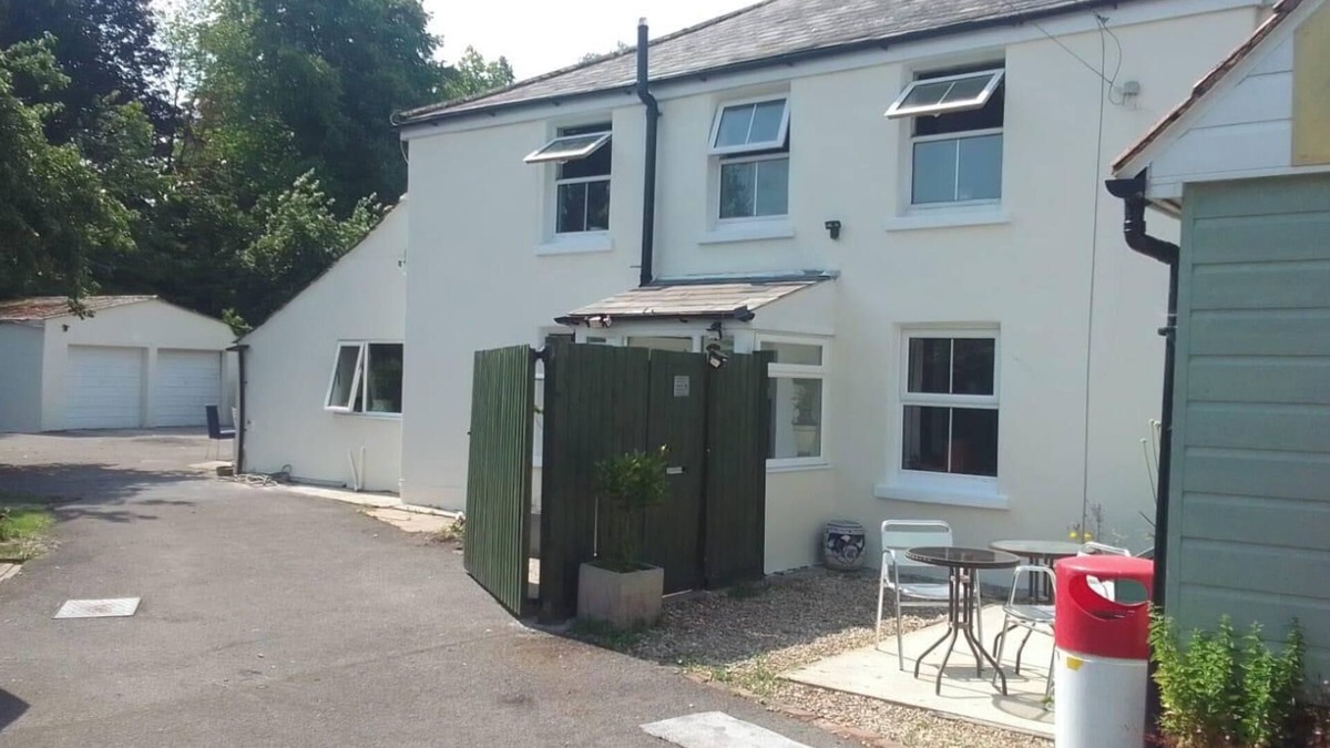 Dorchester House | 4 Bed-2 Bath-Sleeps 8-Large Garden-Pet Friendly