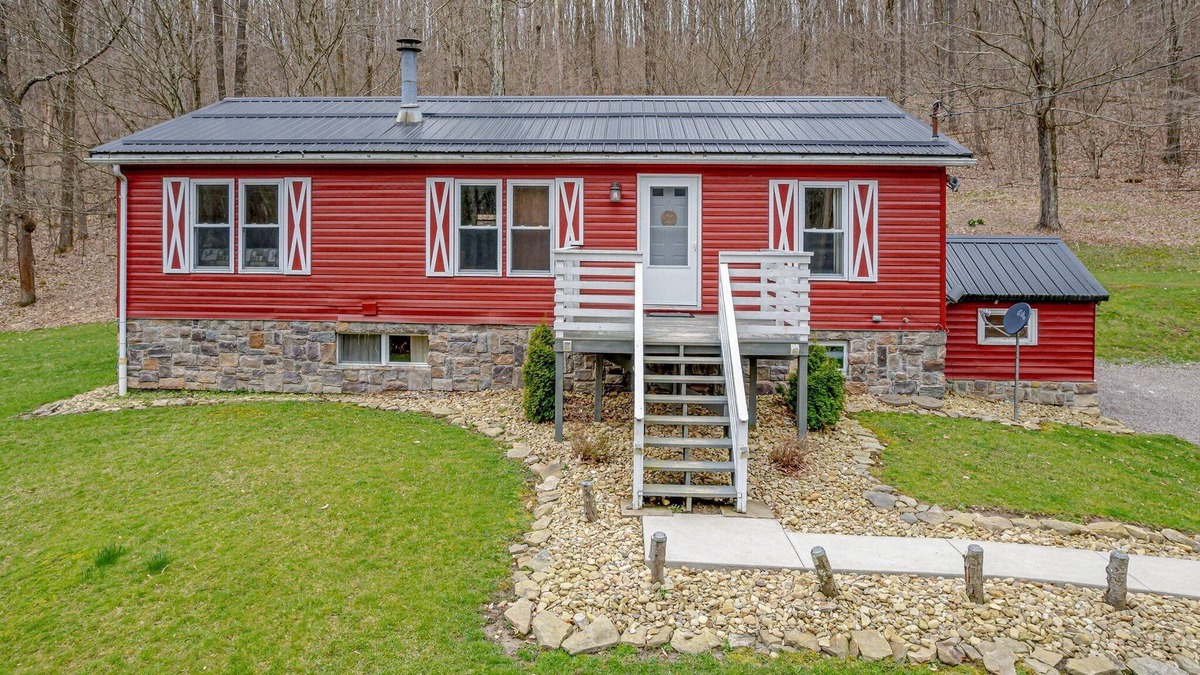 Jefferson Township Cabin | 4 Bed, 3 bath Cabin with Hot Tub