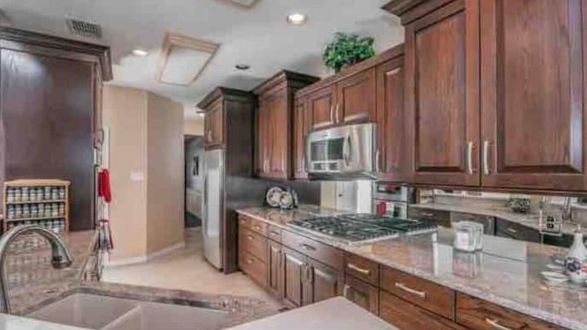 Fossil Creek House | 4 bed 3 bath house 20 from DFW Airport