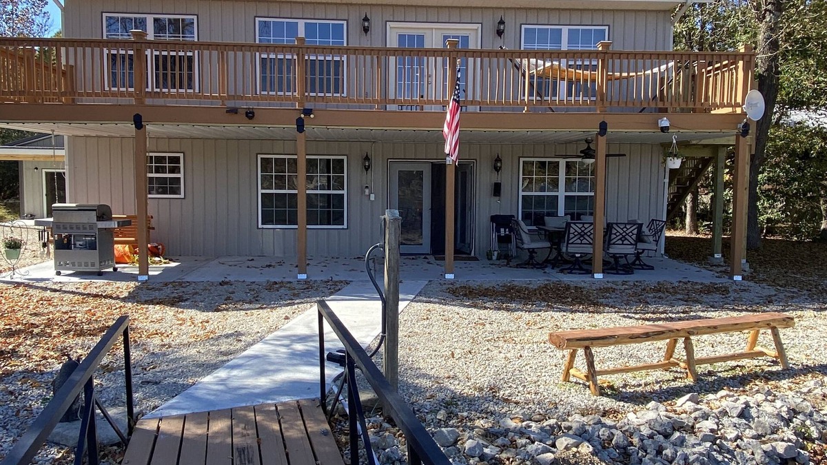 Camdenton Cabin | 4 bed/3bath Lakefront Cabin with Dock! Ha-Ha Tonka State Park!