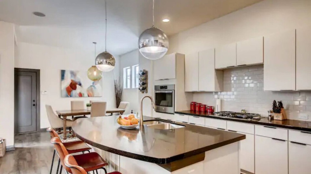 Twin Lakes House | 4 bed, 4 bath, Minutes to Downtown Denver