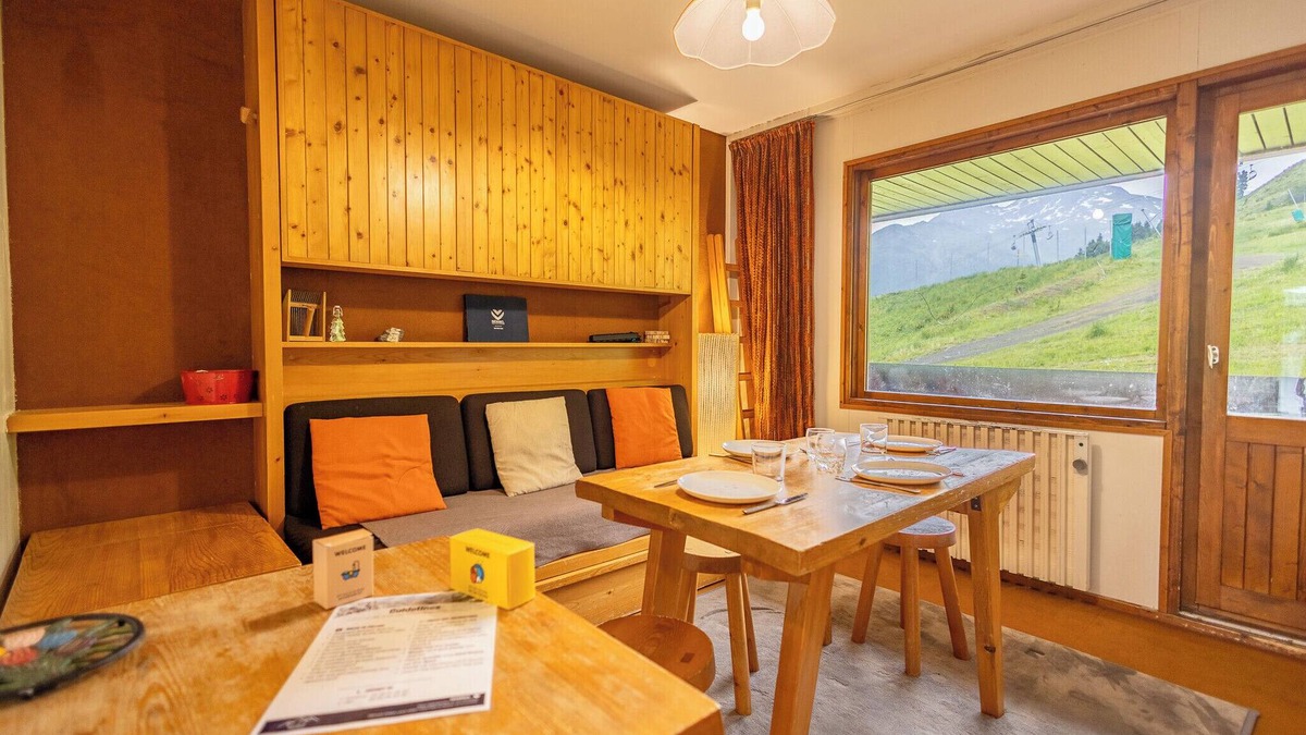 Meribel-Mottaret Apartment | 4-Bed Apartment – Ski-In Ski-Out in Méribel Mottaret