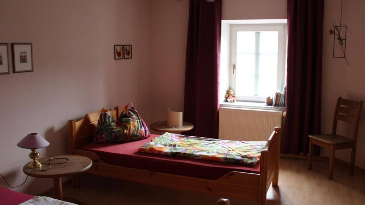 Halsdorf Other | 4-bed apartment upstairs - Apartments farm Heck