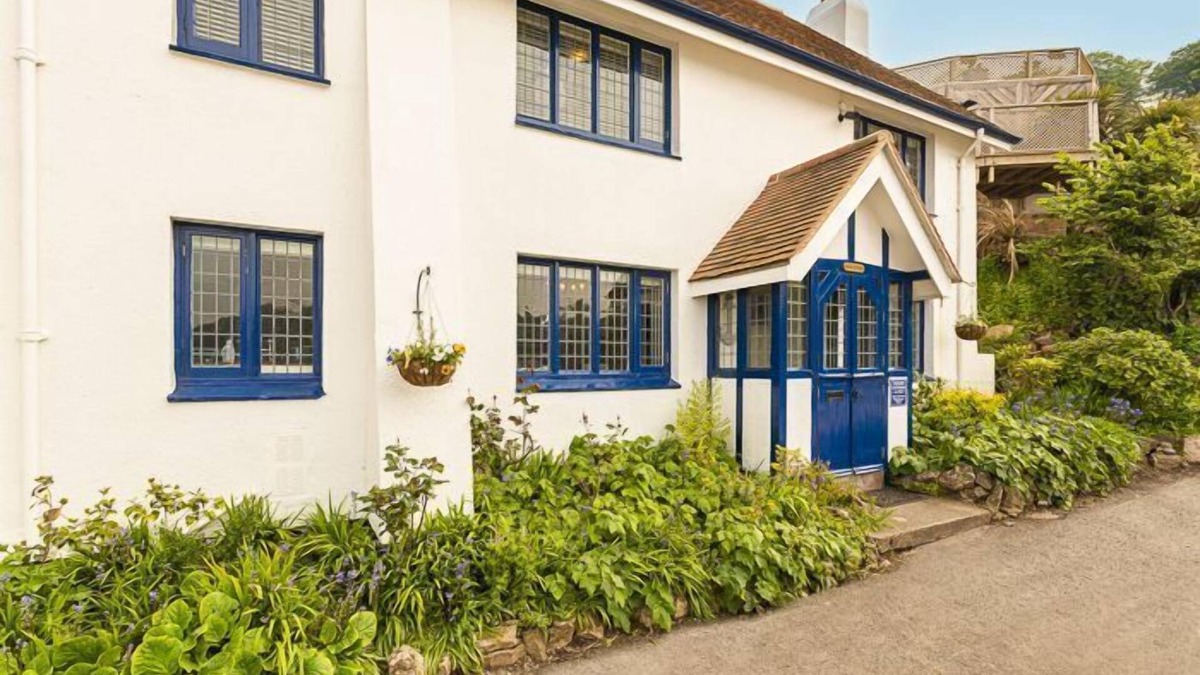 Babbacombe Cottage | 4 Bed - Beach Cottage - Sleeps 8 guests in 4 bedrooms