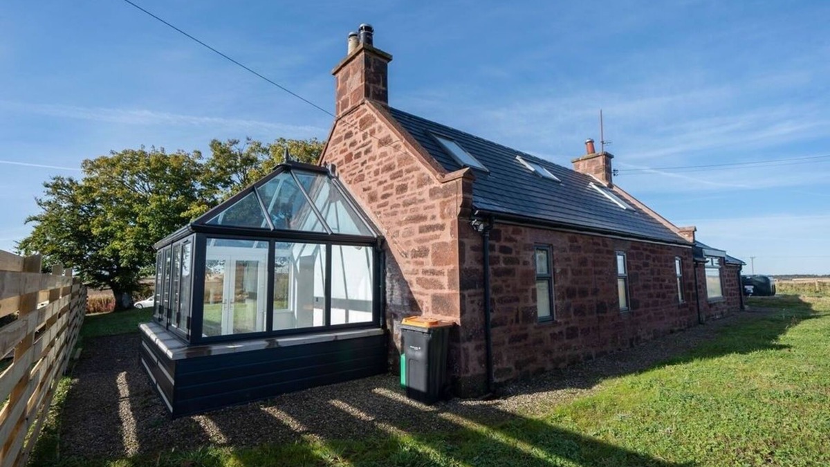 Turriff Cottage | 4 Bed Converted Barn in Aberdeen Countryside