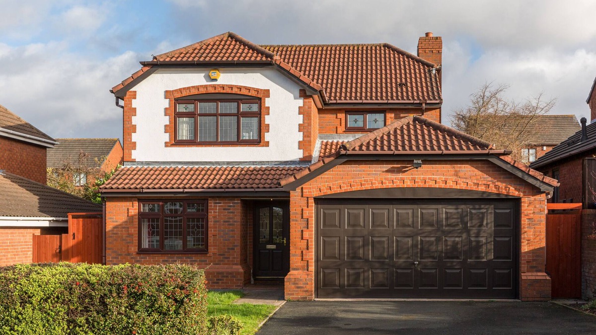 Tamworth House | 4 Bed detached drayton mnr/nec,snowdome,bhx,Tamwor