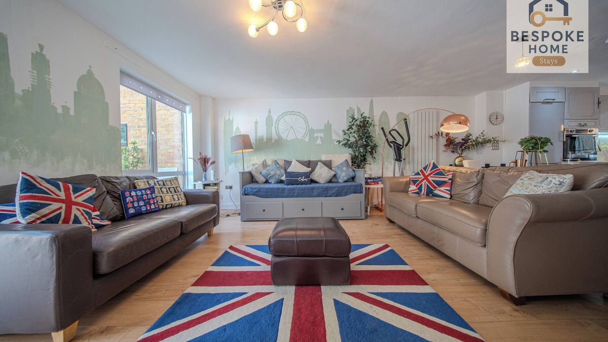 Latchmere House | 4 Bed House + 1 FREE Parking Space | Central London | Open - Plan