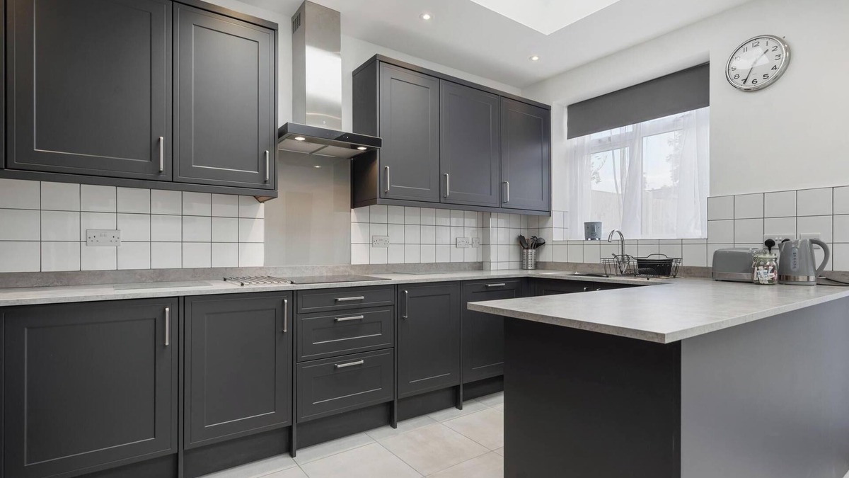 Enfield House | 4-Bed House Ideal for Families and Corporate Stays