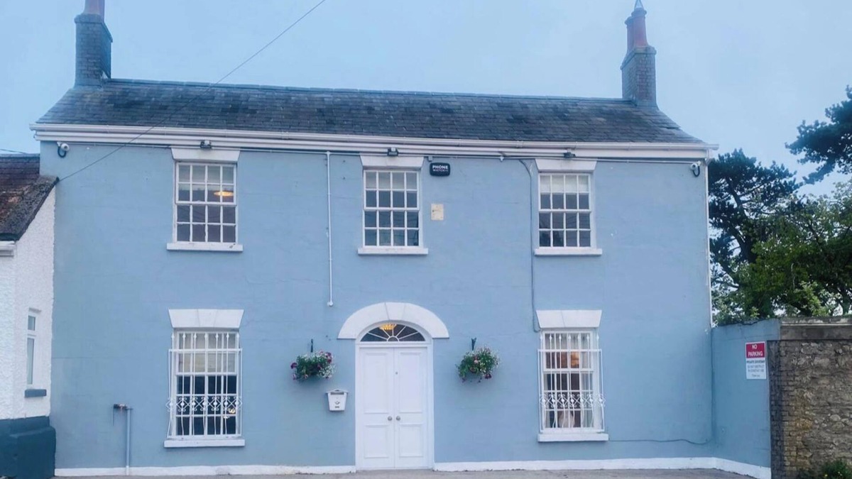 Cut Bush House | 4-Bed House in Kildare, Sleeps 8 with Parking