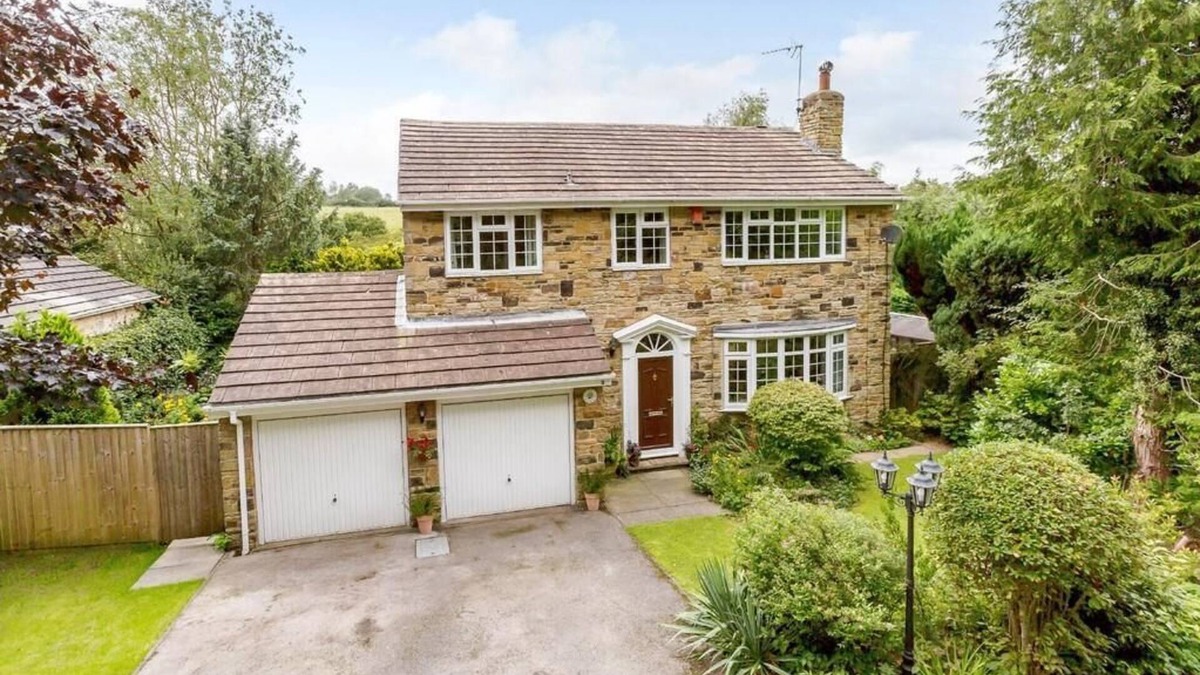 Bardsey House | 4-Bed House in Wetherby, sleeps 8, near York