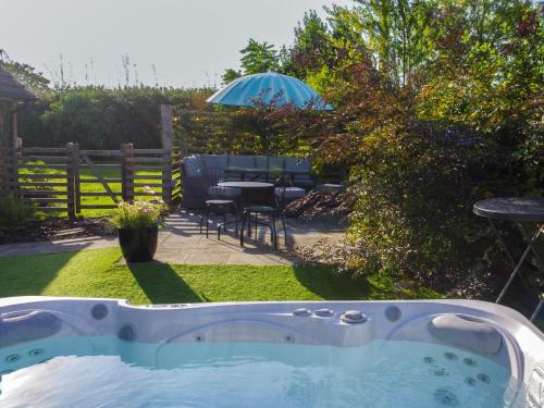 Bedchester House | 4 Bed in Blandford Forum 76544