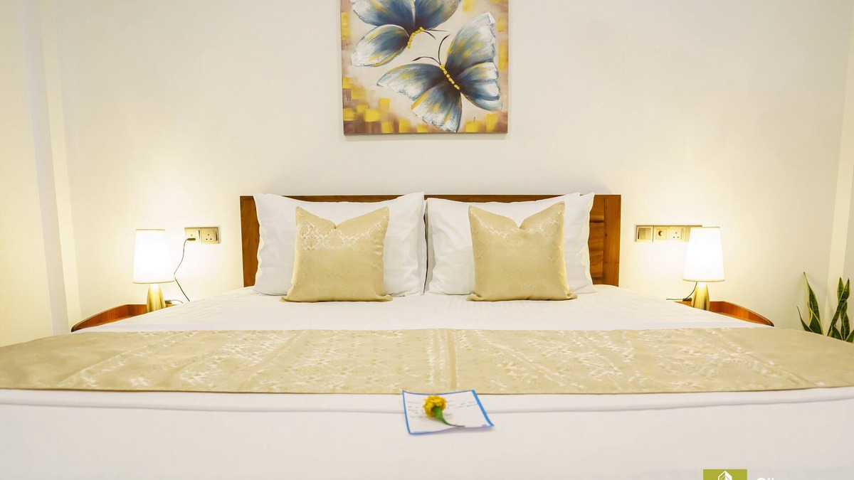 Sri Jayawardenepura Kotte House | 4-bedroom bungalow in lovely Thalawathugoda with WiFi, AC