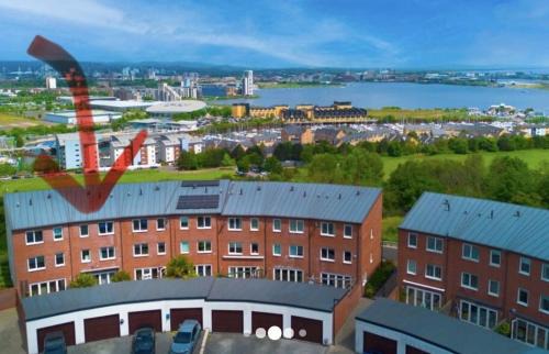 Penarth House | 4 bed Townhouse with spectacular views 4 miles from Cardiff 10min drive or train journey to city centre