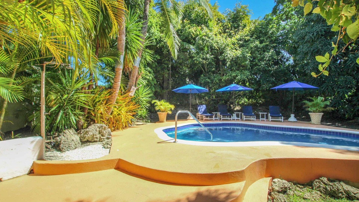 Porters Villa | 4 Bed Villa with Pool Near Beach - Pavilion Villa