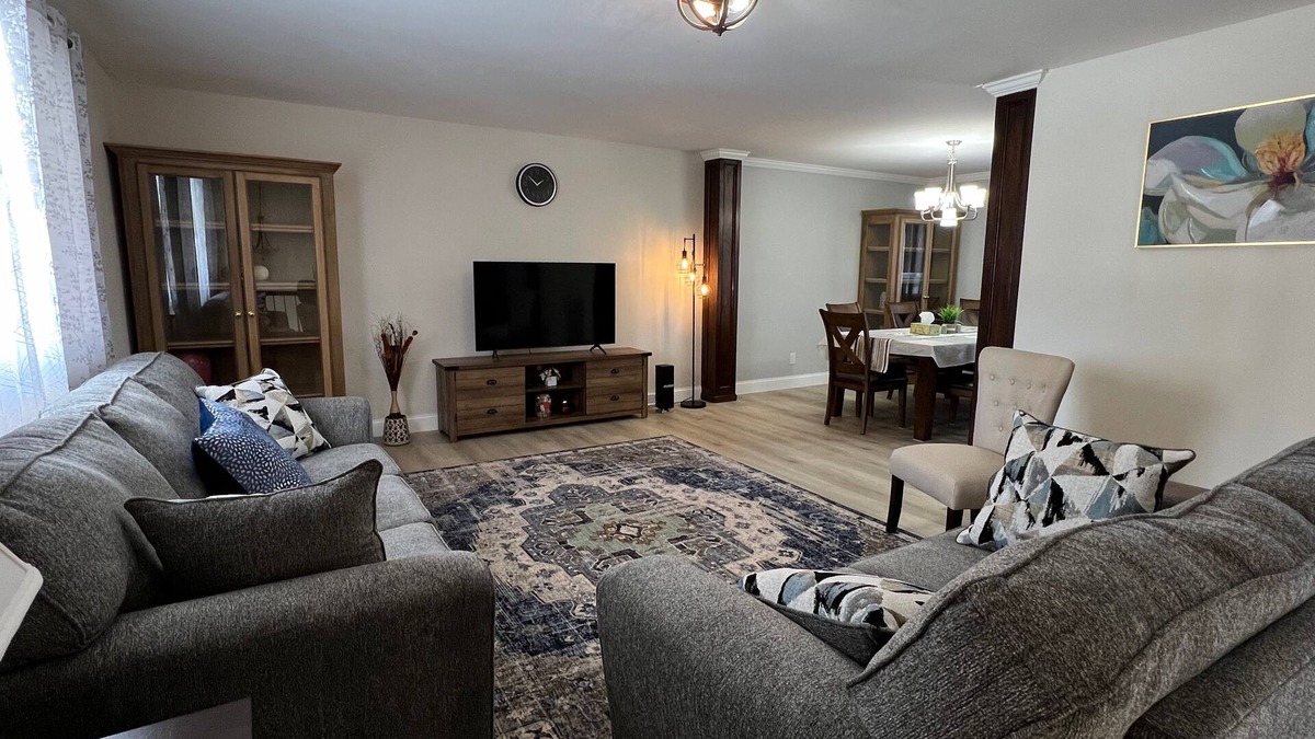 Kettering House | 4 Bedroom, 2.5 bathroom Spacious House in Kettering