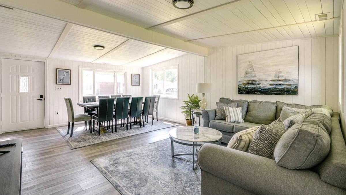 Craig Beach House | 4 Bedroom/2 bath Cozy Lake Milton Getaway with dock. 300 yards to the water!