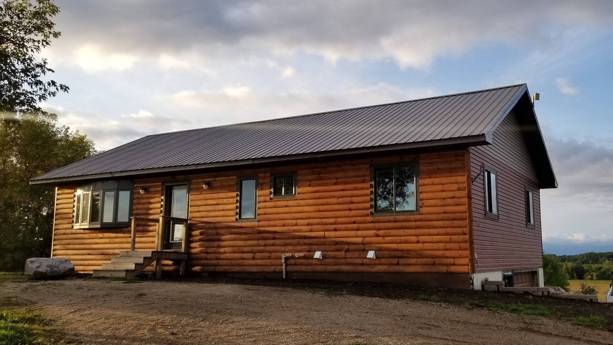 Chippewa County House | 4 Bedroom 2 Bath Lodge overlooking river bottoms with fabulous views