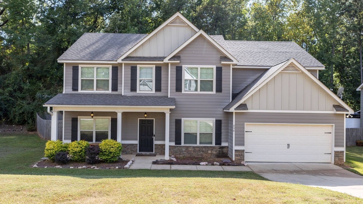 Opelika House | 4 bedroom/3 bath home with bonus spaces close to everything you need or want!