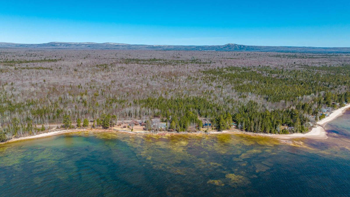 Michigan House | 4-bedroom 3 bath Lake Superior Home 50ft from waters edge