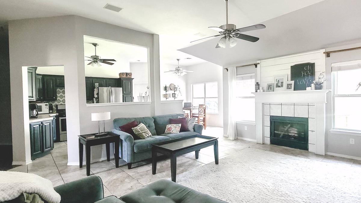 Oklahoma City House | 4 bedroom 3 bathroom home in middle of quiet neighborhood.