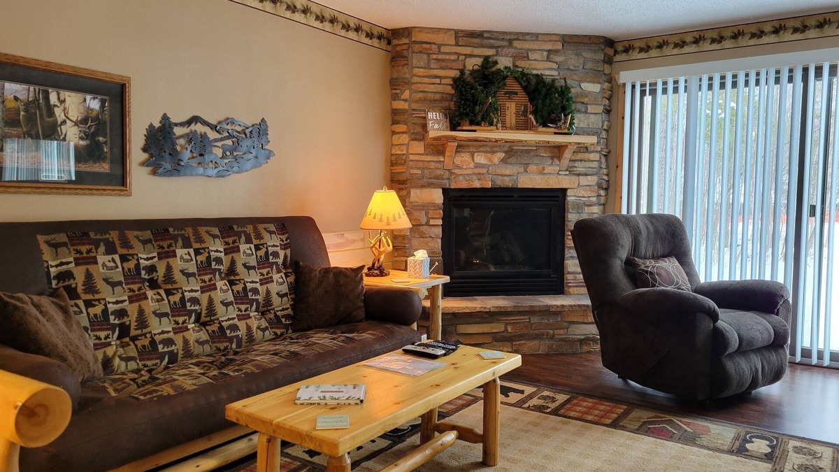Hill City House | 4 Bedroom - 3 Bathroom Townhome with easy access to Activities
