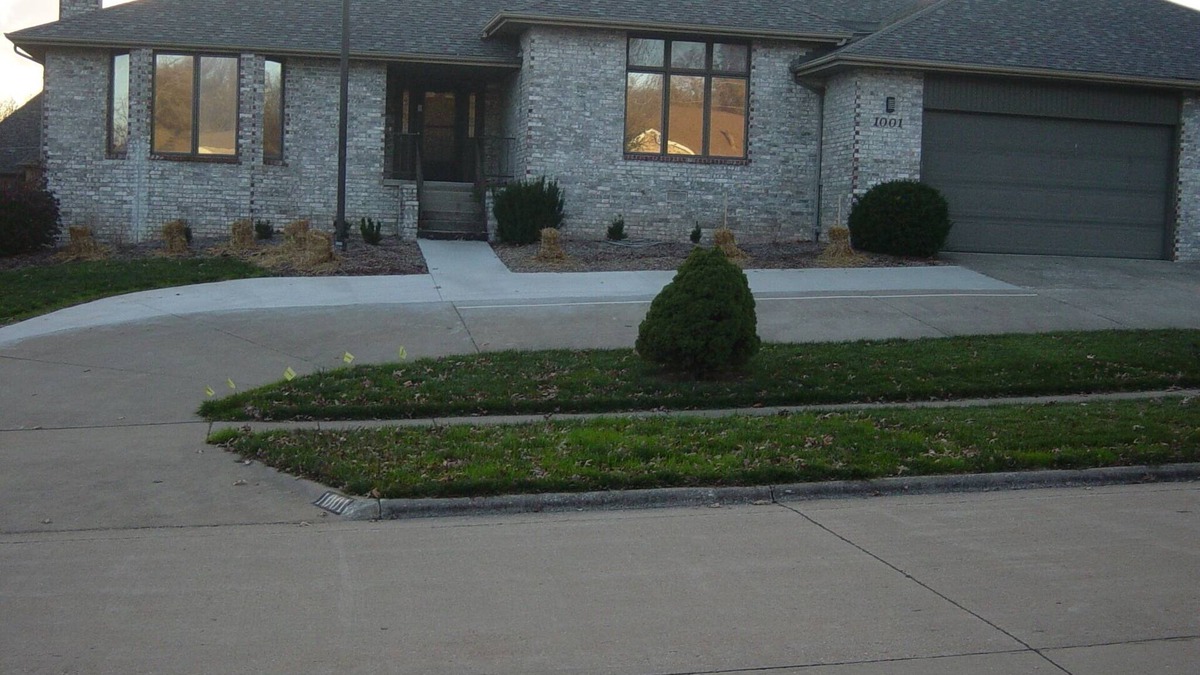 Turners House | 4 bedroom 4 bathrooms house with jacuzzi tub, steam room and massage chair.