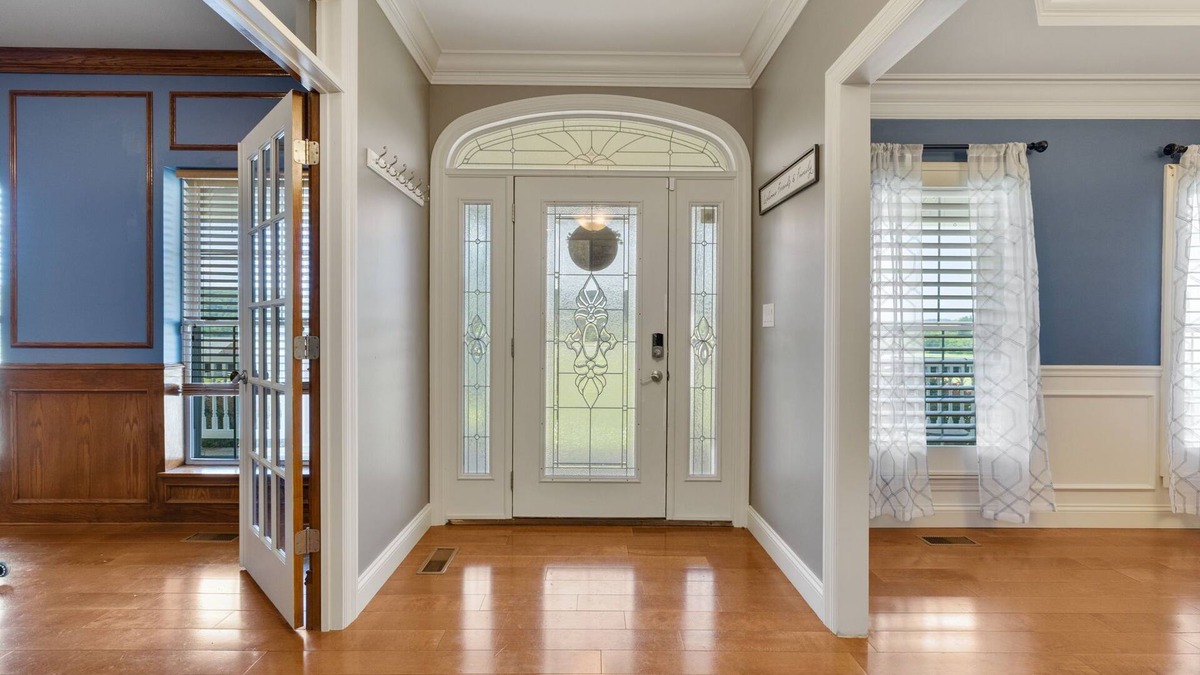 Eureka House | 4 bedroom 5 bath countryside beauty!
