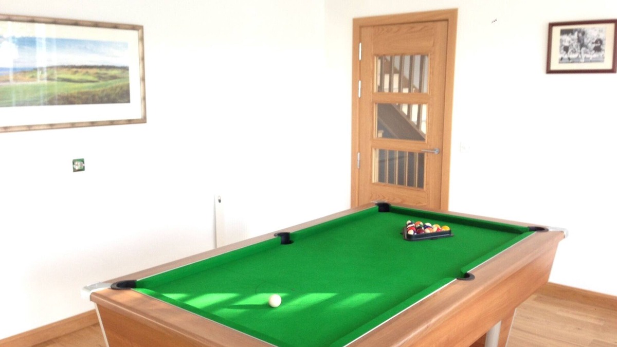 St. Andrews House | 4 bedroom,5 bathroom,gamesroom, garden & parking, perfect for golf in St Andrews