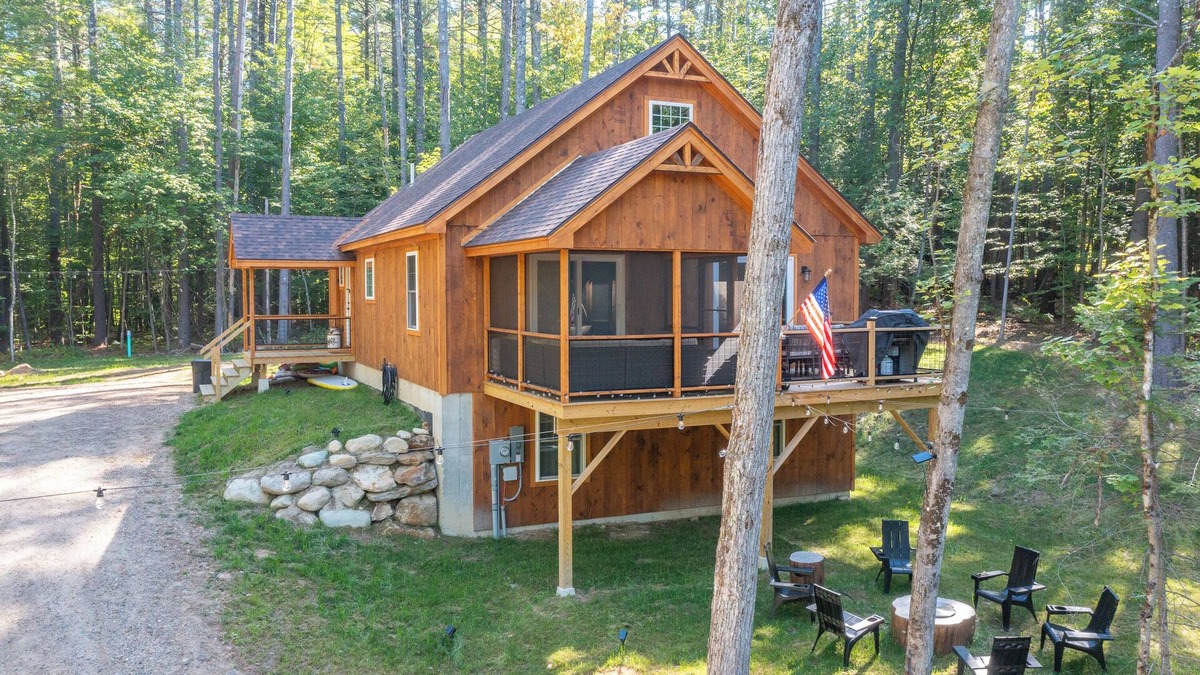 Campton Cabin | 4-bedroom/9 bed cabin in enchanting Campton's Waterville Valley Estates